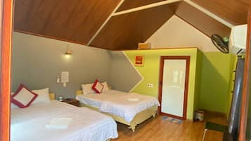 Habitación doble superior, vista a la montaña | Ropa de cama hipoalergénica, edredón y camas con efecto memoria