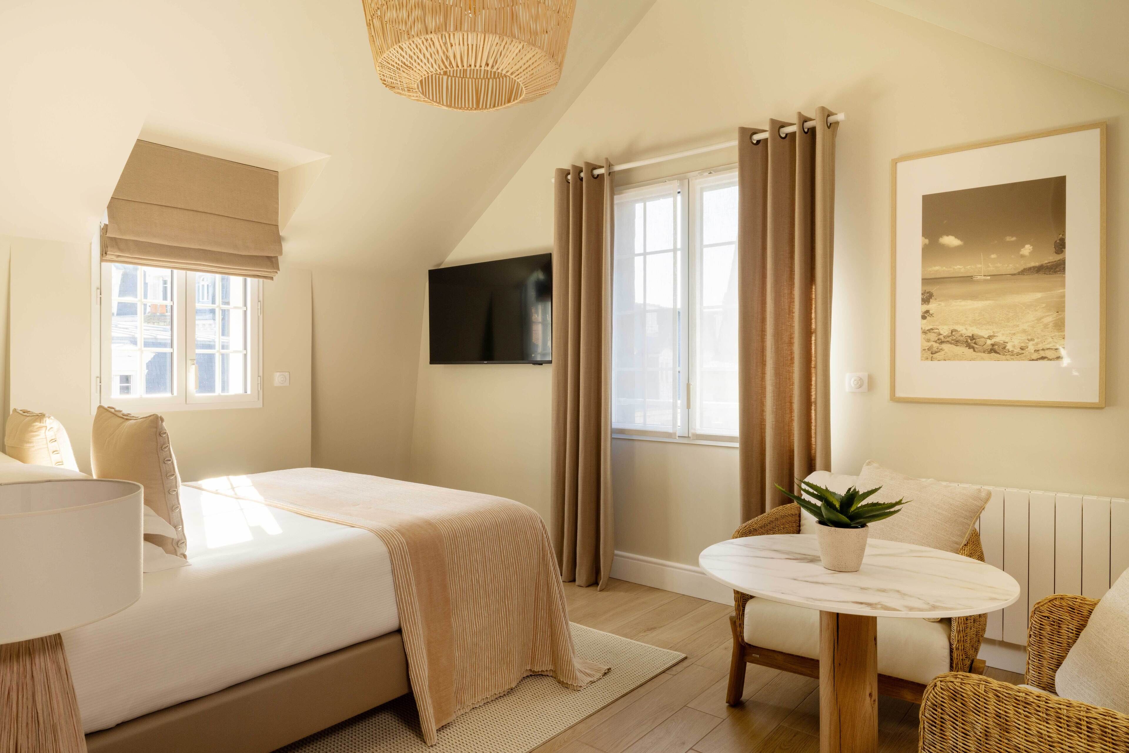 스튜디오 | 암막 커튼, 방음 설비, 무료 WiFi