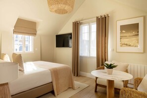 Estudio | Cortinas blackout, insonorización y wifi gratis 