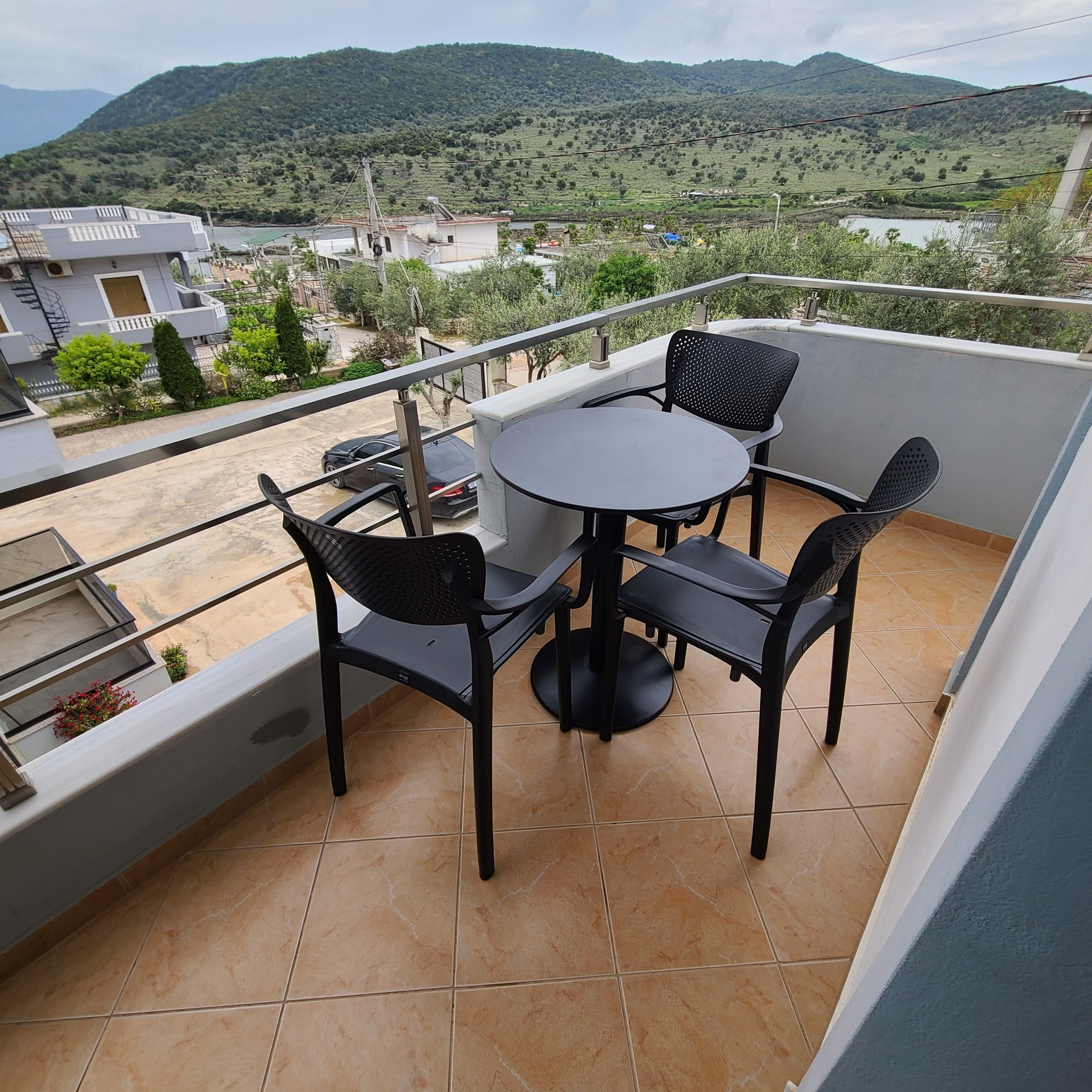 Habitación triple, balcón, vistas a la ciudad | Terraza o patio