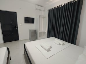 Tripla Deluxe, balcone, vista città | Wi-Fi gratuito