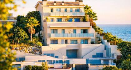 Duplex in Sitges with sea views, parking, terrace, balcony