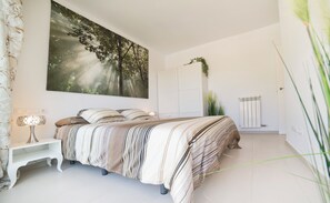 3 bedrooms, iron/ironing board, free WiFi, bed sheets - Duplex in Sitges with sea views, parking, terrace, balcony (Sitges)