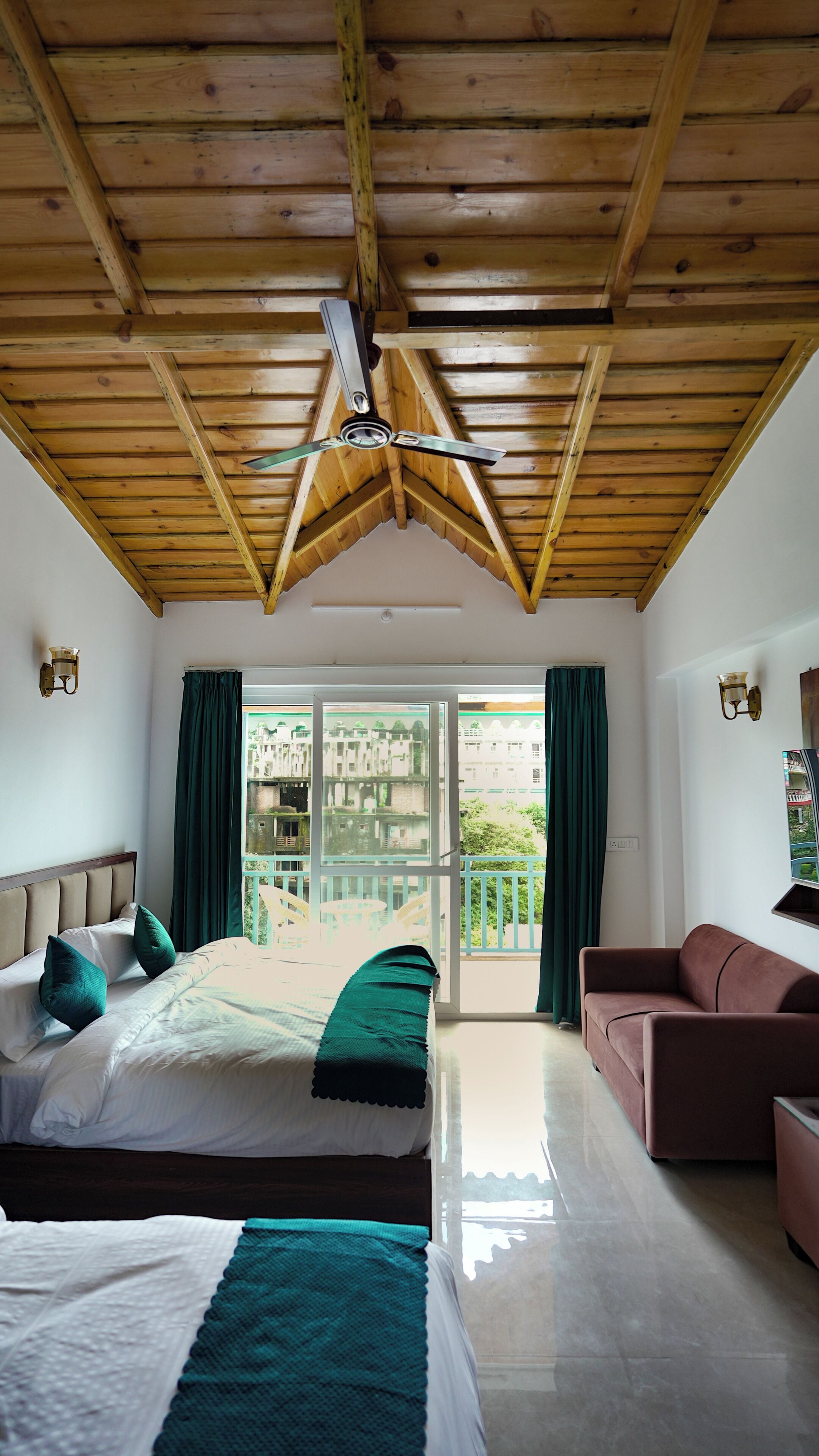 Family Single Room, Mountain View | Desk, laptop workspace, free WiFi