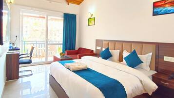 Escritorio y espacio para trabajar con laptop