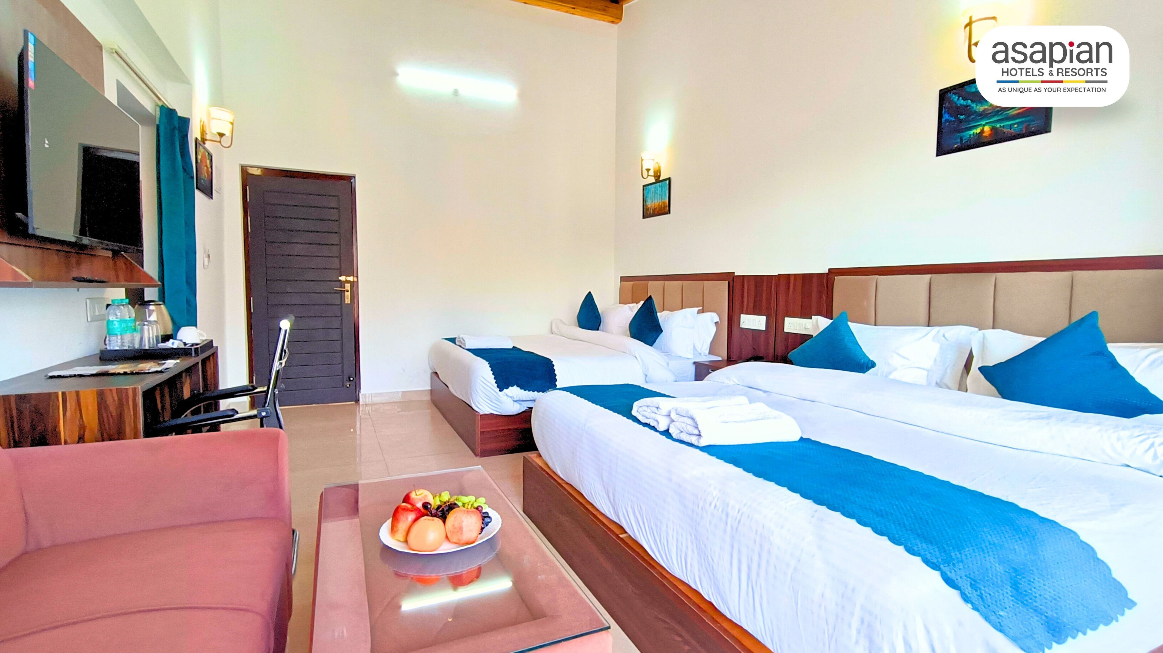 Desk, laptop workspace, soundproofing, free WiFi