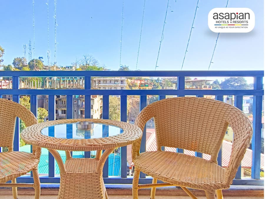 Escritorio y espacio para trabajar con laptop