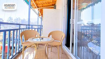 Family Single Room, Mountain View | Balcony