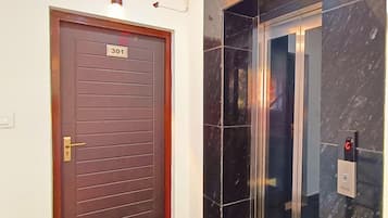 Chambre Simple Deluxe, vue montagne | Bureau, espace de travail pour ordinateur portable