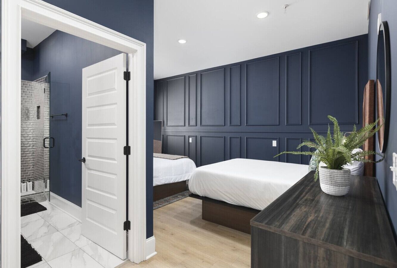 9 bedrooms, desk, iron/ironing board, free WiFi