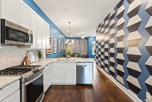 Fridge, microwave, oven, stovetop
