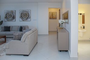 Interior - DELUXE OCEAN VIEW APARTMENT MOMBASA (MOMBASA)