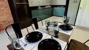 Dining - Charming Family room Ban Chang, Thailand - Perfect Getaway (Tambon Ban Chang)