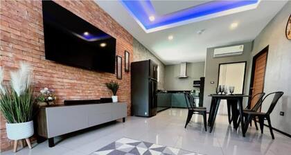 Charming Family room Ban Chang, Thailand - Perfect Getaway