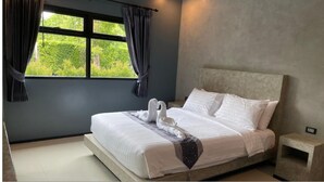 1 bedroom, WiFi, bed sheets - Charming Family room Ban Chang, Thailand - Perfect Getaway (Tambon Ban Chang)