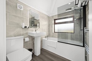 Een douche, een haardroger