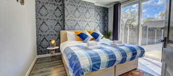 4 BedRoom House | w/ FREE Wi-fi | Parking