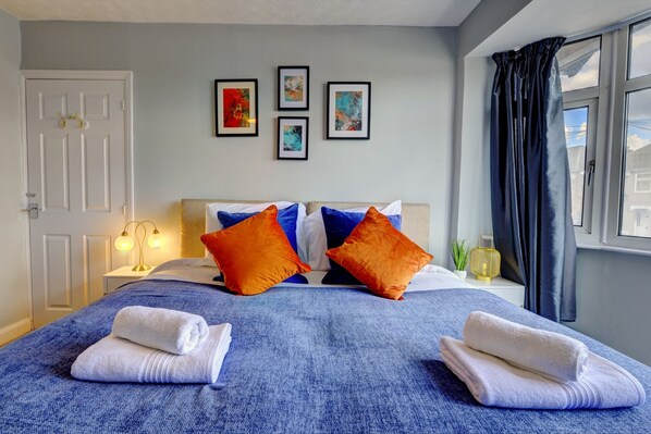 4 bedrooms, iron/ironing board, free WiFi