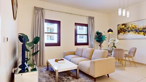 豪華雙人房, 城市景 | 客廳 | 55 吋智能電視連數碼電視頻道