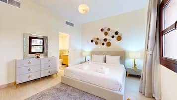 Deluxe Double Room, City View | Iron/ironing board, WiFi (free), bed sheets