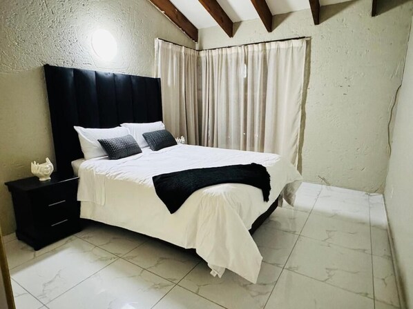 1 bedroom, internet, bed sheets, wheelchair access