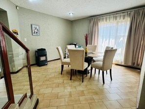 Dining - Villa Picasso - 2 Bed Villa (Sandton)