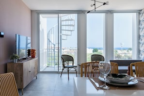 City view - 1BR Apartment (B3-1) | In-room dining