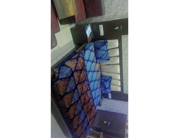 Escritorio, wifi gratis y ropa de cama 