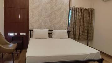 Phòng đôi Deluxe | Bàn, truy cập Internet không dây miễn phí