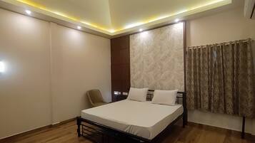 Phòng đôi Deluxe | Bàn, truy cập Internet không dây miễn phí