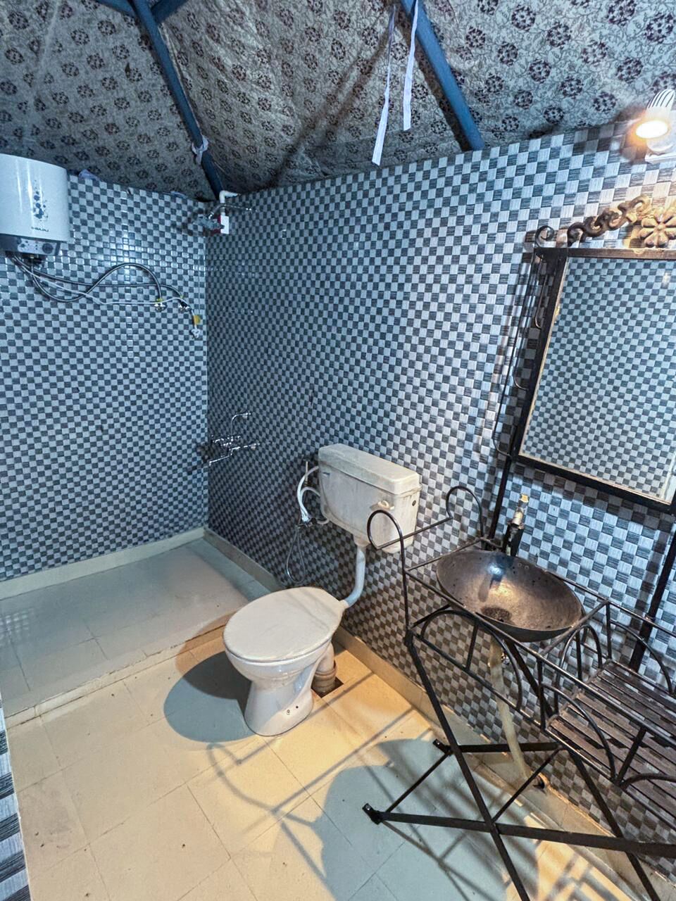 Deluxe Tent | Bathroom