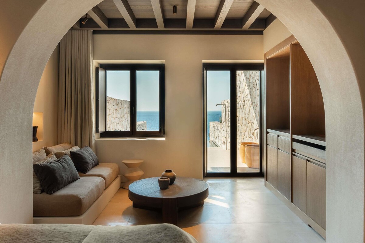 Ropa de cama de alta calidad y minibar con artículos gratuitos 
