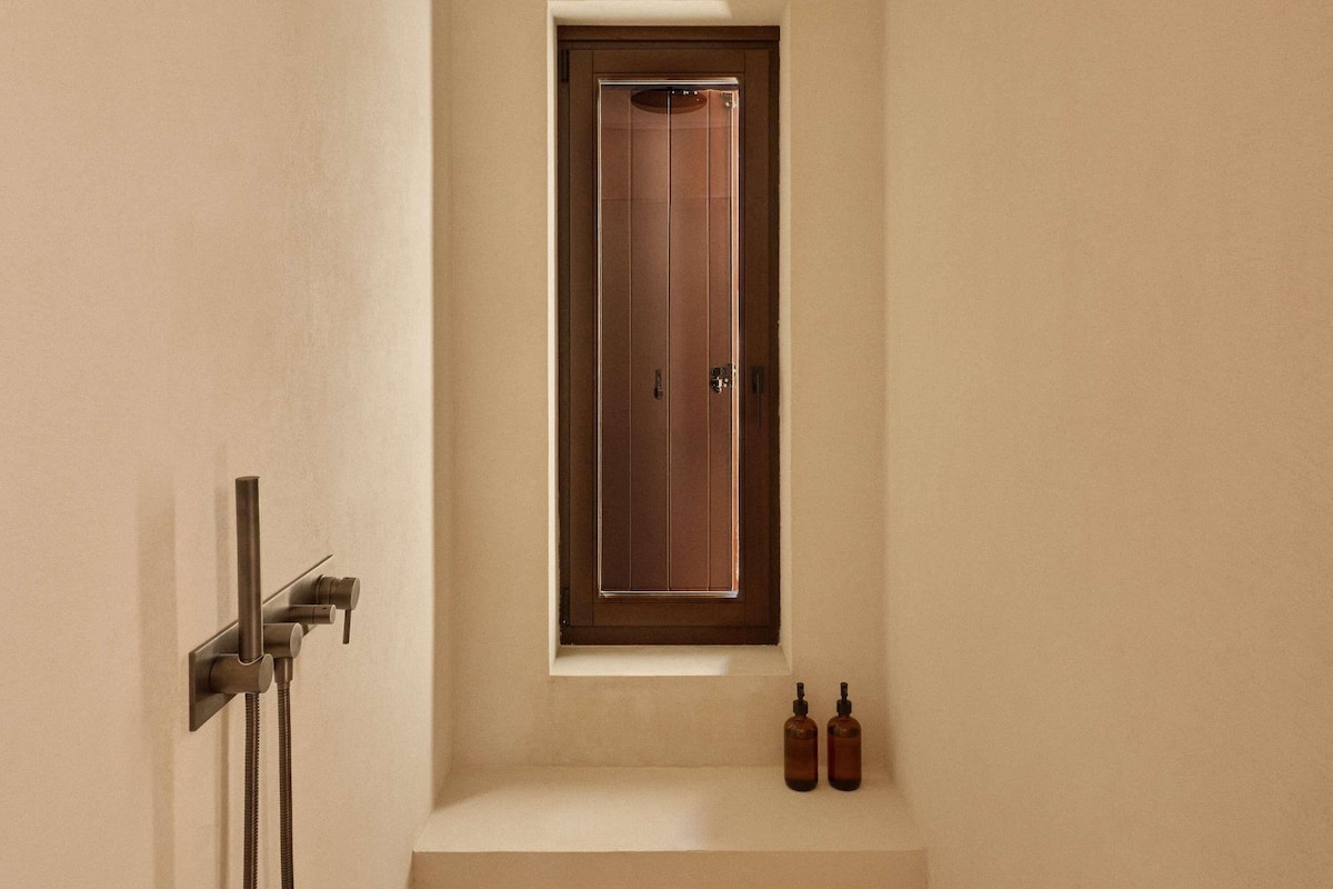 Rainfall showerhead, hair dryer, bathrobes, towels