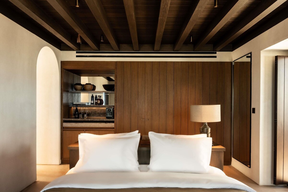 Ropa de cama de alta calidad y minibar con artículos gratuitos 