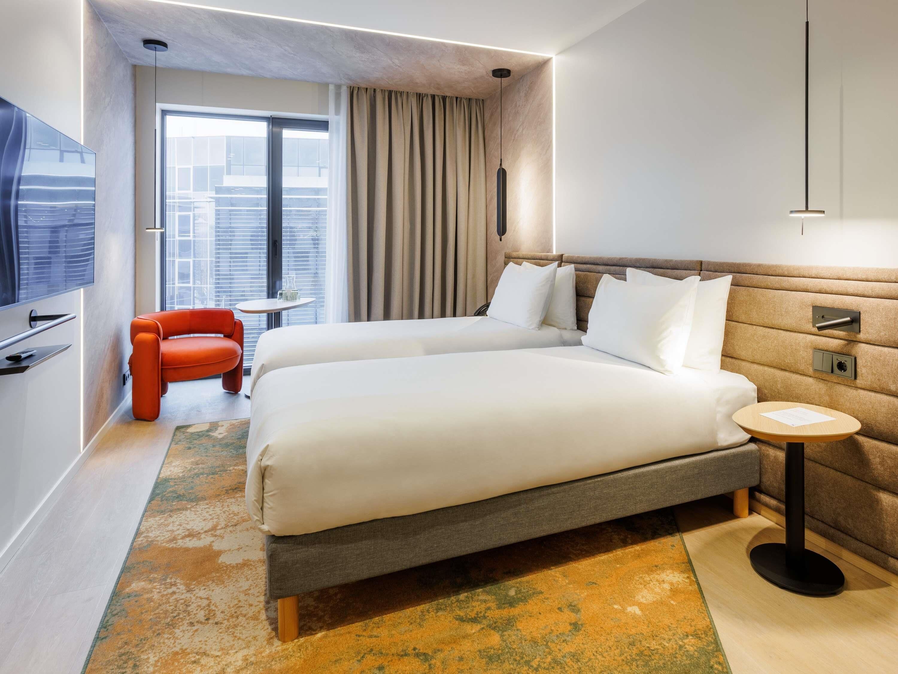 Standard Room, 2 Twin Beds | Minibar, in-room safe, desk, blackout drapes