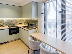 Appartement Familial, 1 chambre, terrasse | Minibar, coffres-forts dans les chambres, bureau, rideaux occultants