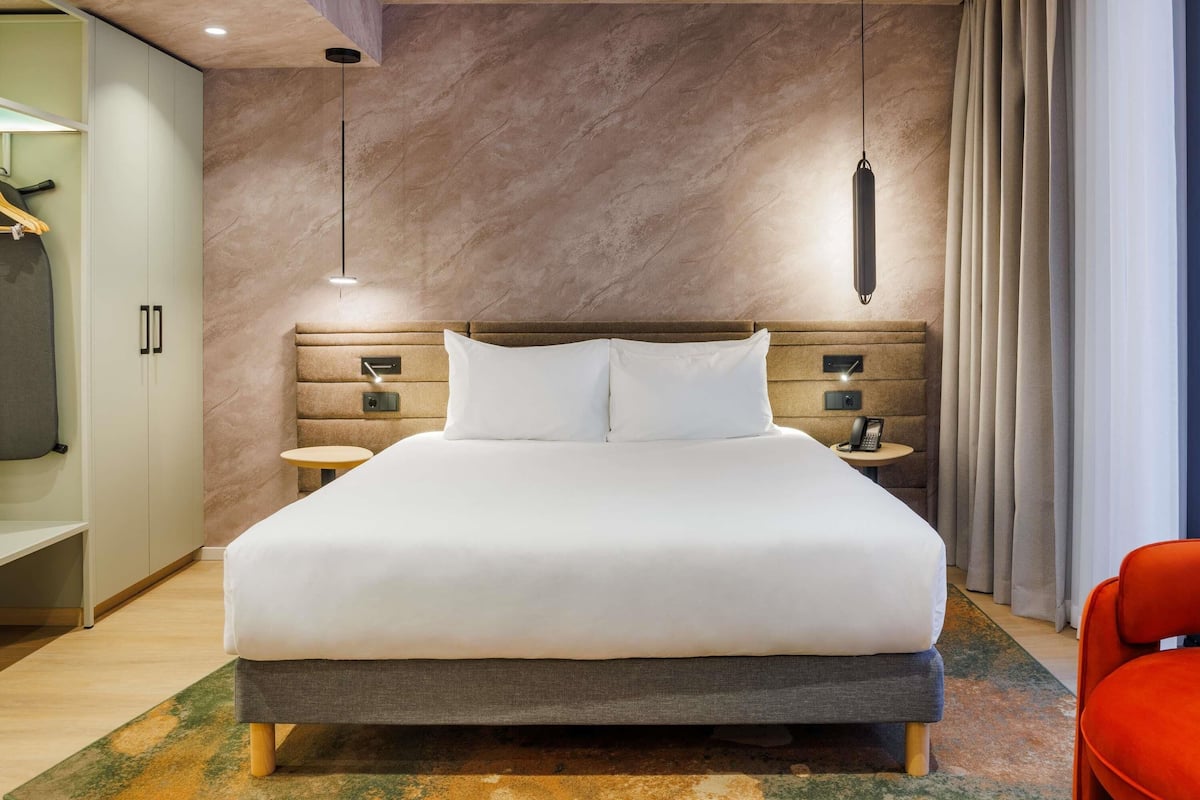 Studio, 1 Double Bed, Terrace | Minibar, in-room safe, desk, blackout drapes