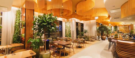 Frokost, lunsj og middag serveres