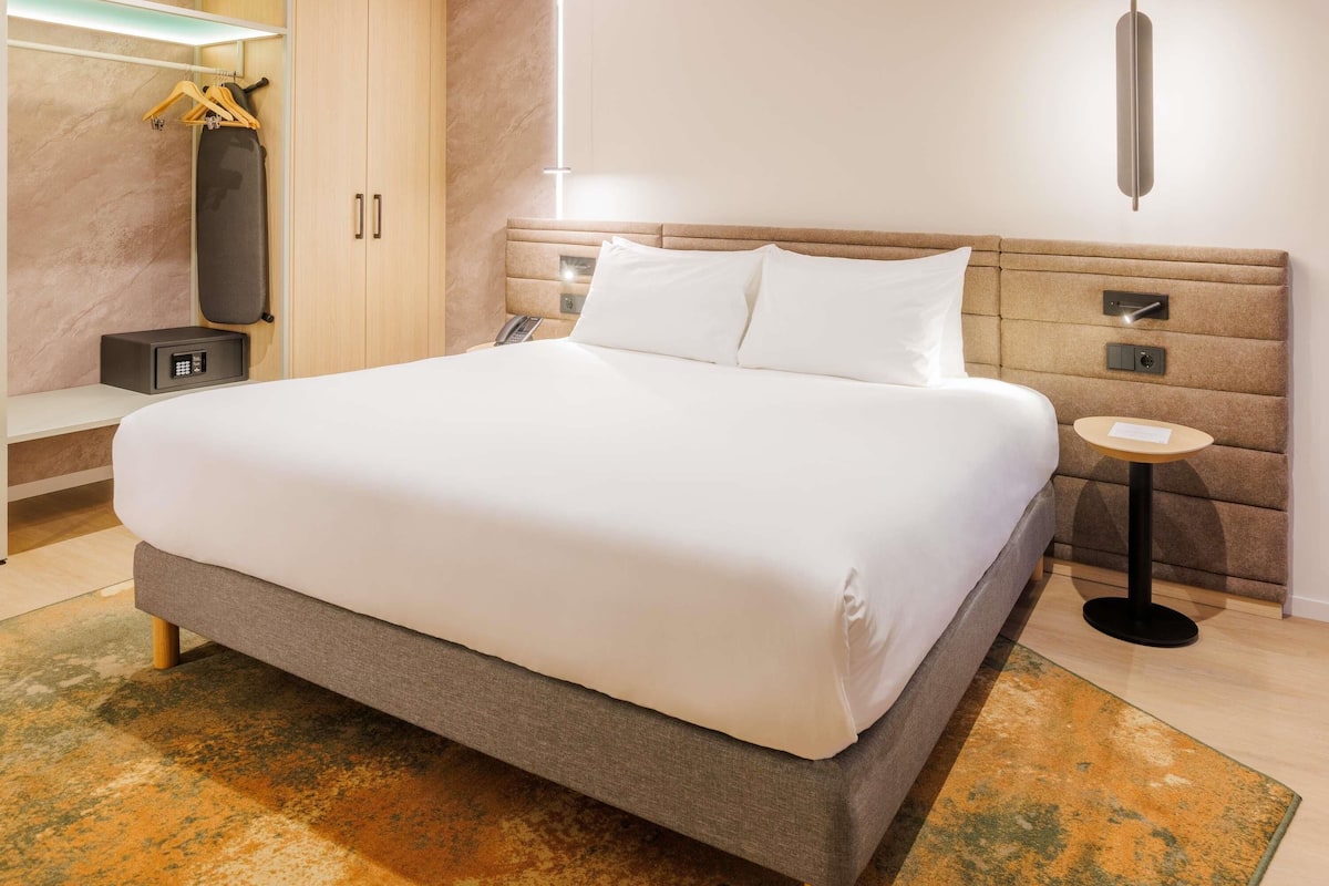 Family Apartment, 1 Bedroom, Terrace | Minibar, in-room safe, desk, blackout drapes