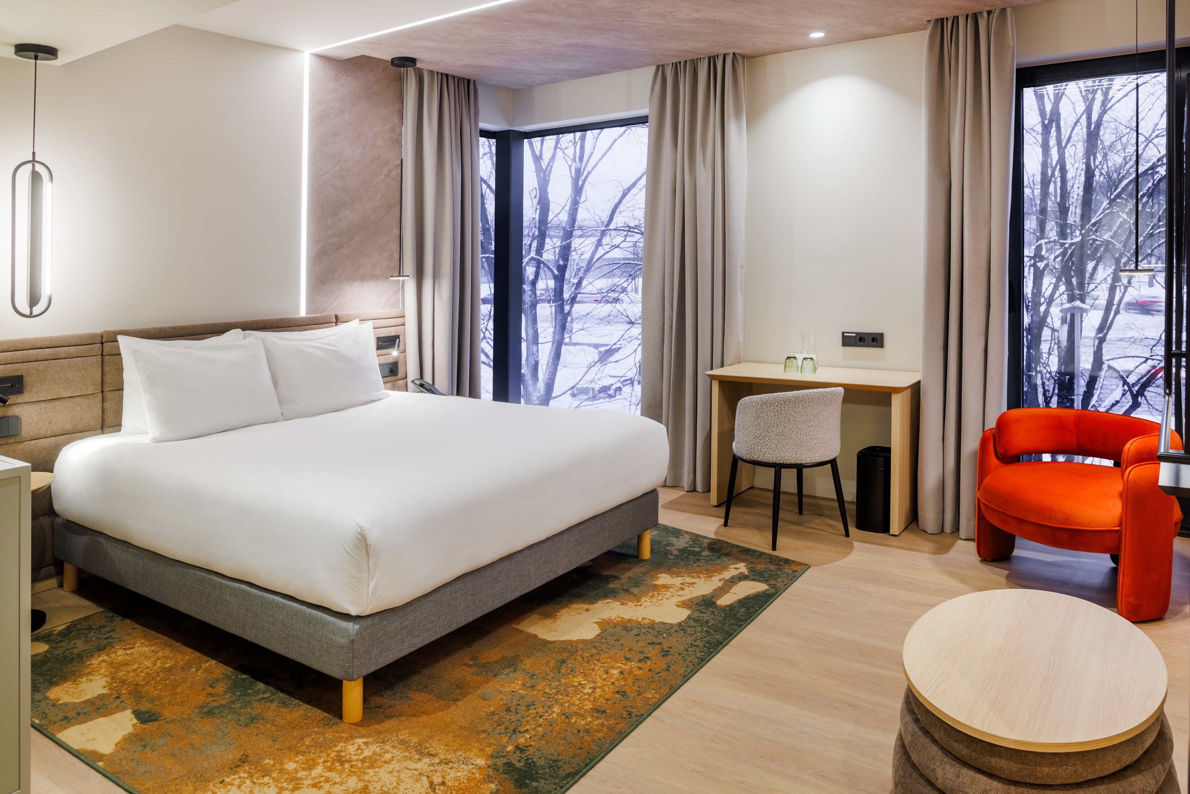 Rom – standard, 1 kingsize-seng | Minibar, safe på rommet, skrivebord og blendingsgardiner