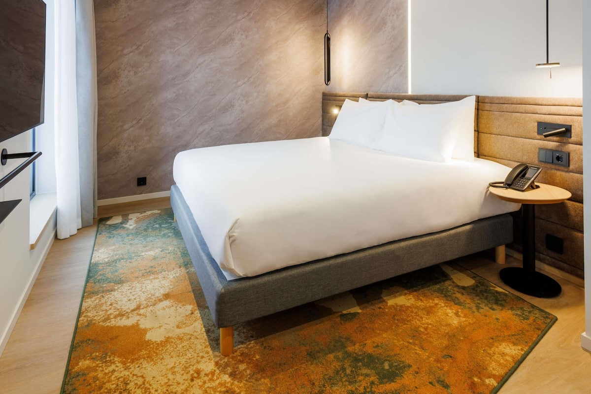 Standard Room, 1 King Bed, Terrace