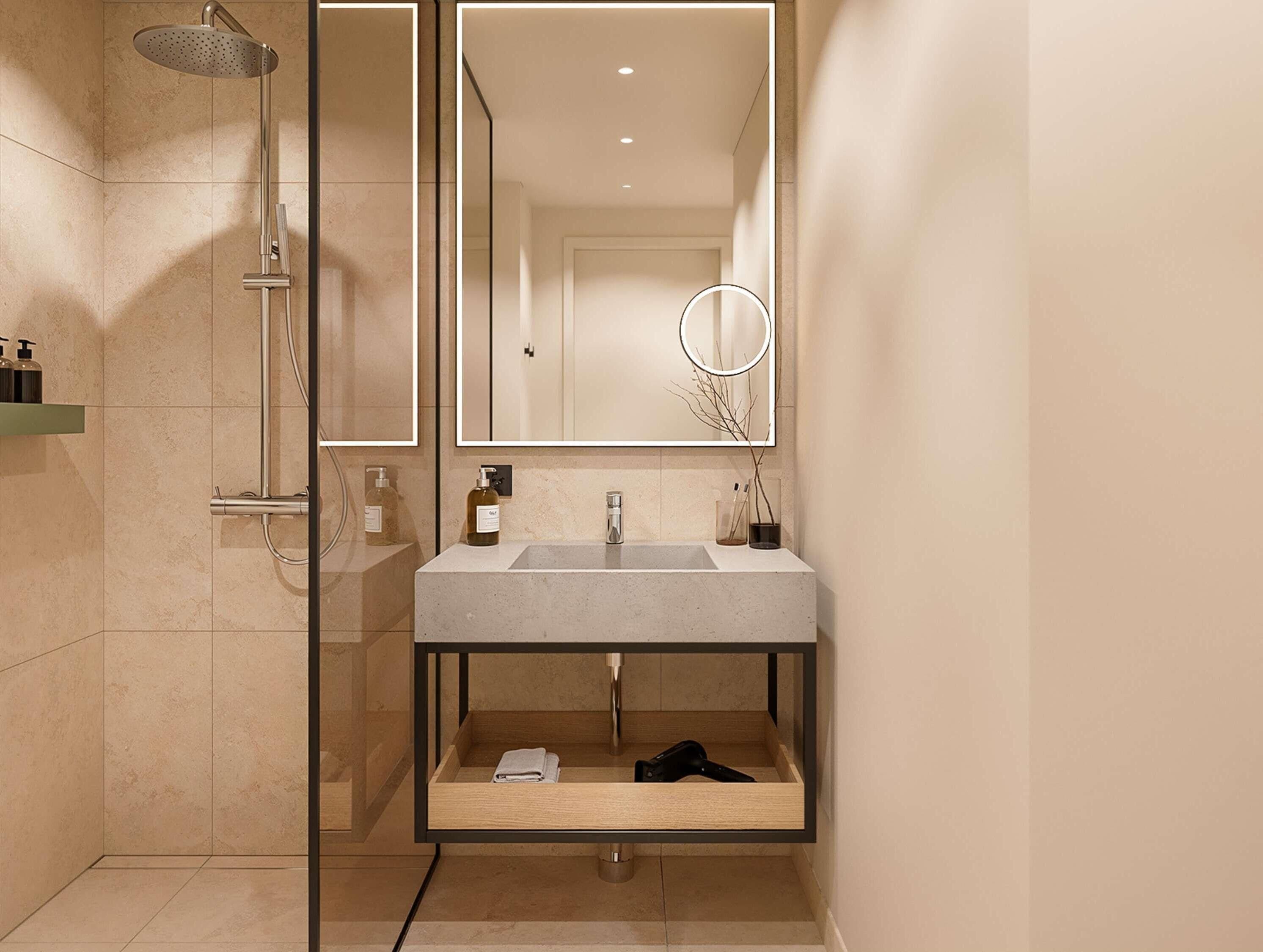 Minibar, safe på rommet, blendingsgardiner og strykejern/-brett