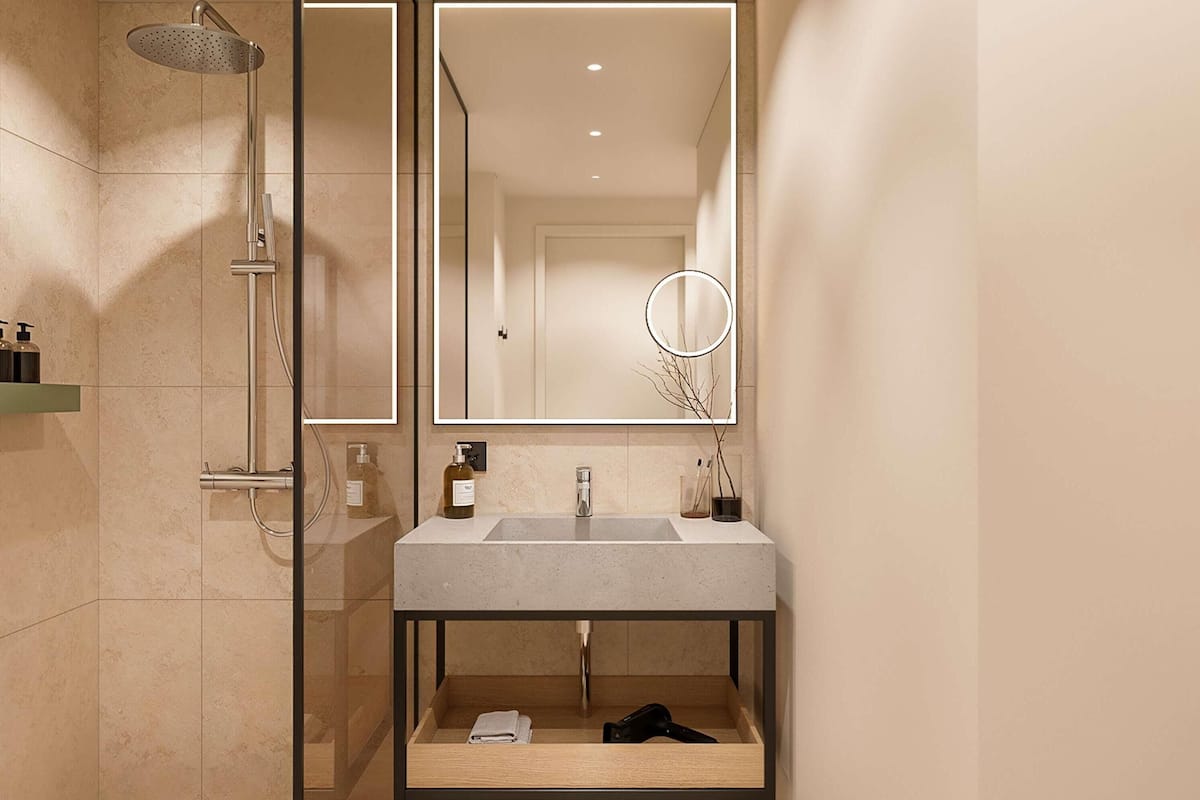 Minibar, safe på rommet, blendingsgardiner og strykejern/-brett