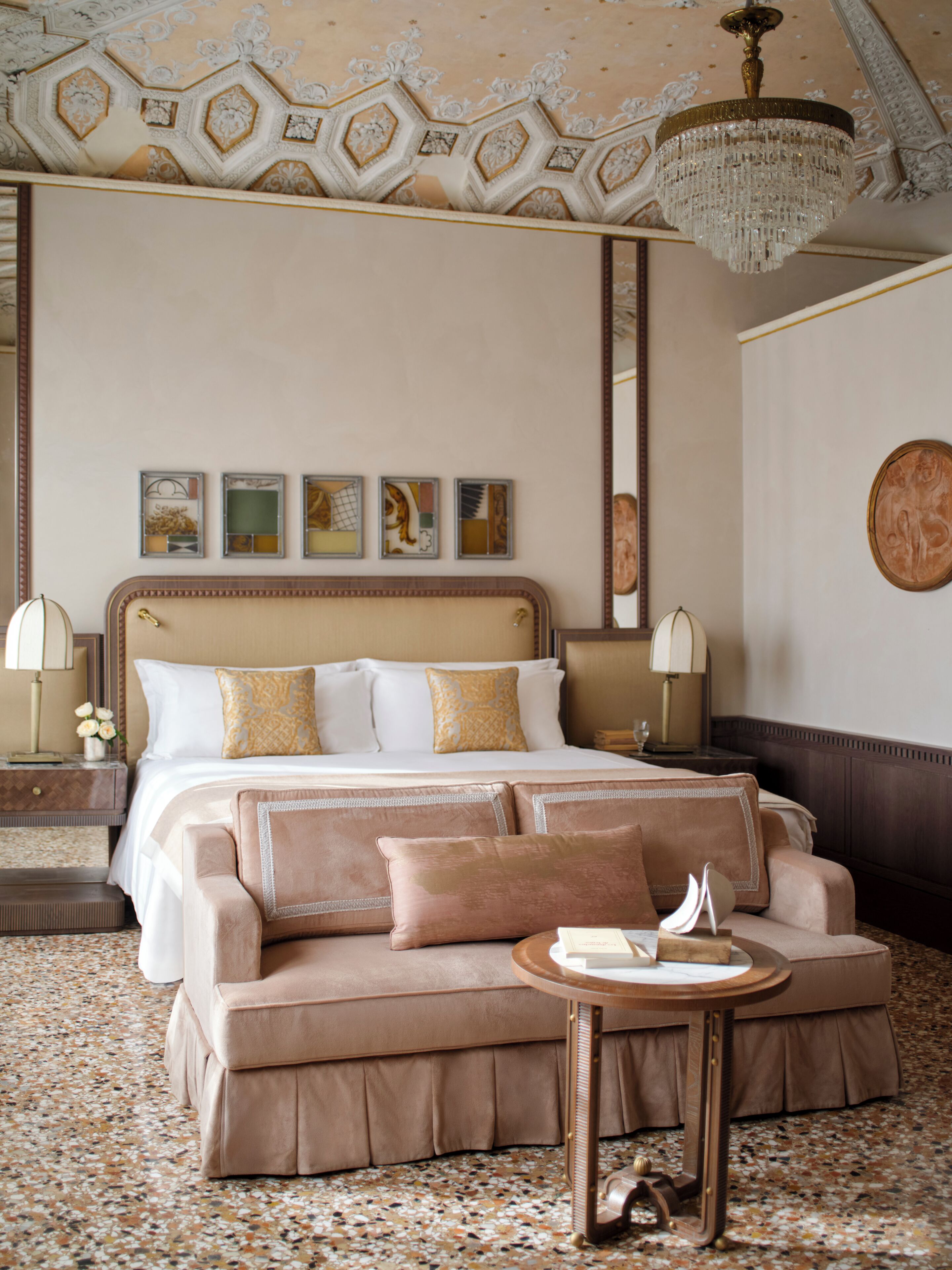 Deluxe Room, 1 King Bed | Minibar, in-room safe, soundproofing, iron/ironing board