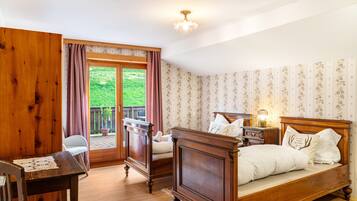 4 bedrooms, WiFi, bed sheets