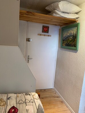 1 bedroom
