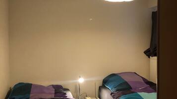 2 bedrooms, iron/ironing board, WiFi, bed sheets