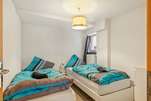 2 bedrooms, iron/ironing board, WiFi, bed sheets