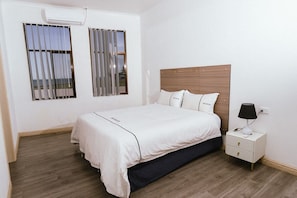 3 Schlafzimmer, Bügeleisen/Bügelbrett, WLAN, Bettwäsche