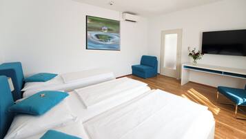 Familien-Dreibettzimmer, Blick auf die Anlage